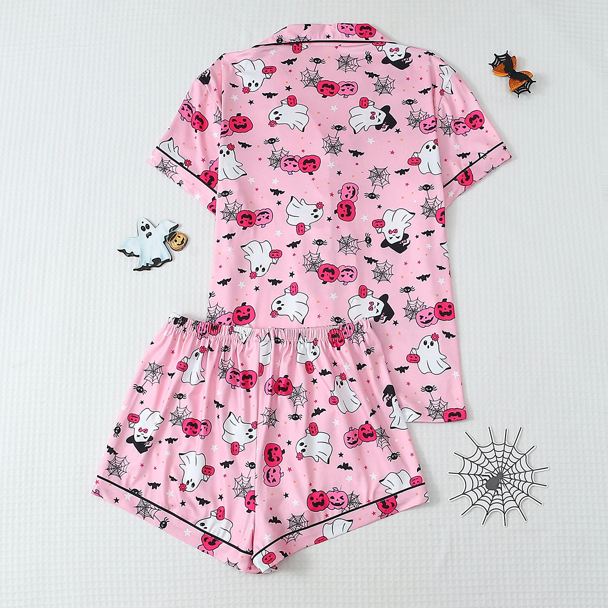 2-Piece Set of Quirky and Fun Foundation-Colored Halloween Ghost Pumpkin Print Spring/Summer Short-Sleeve Collared Top and Bow Shorts Women's Pajama Set Loungewear Suitable for Halloween