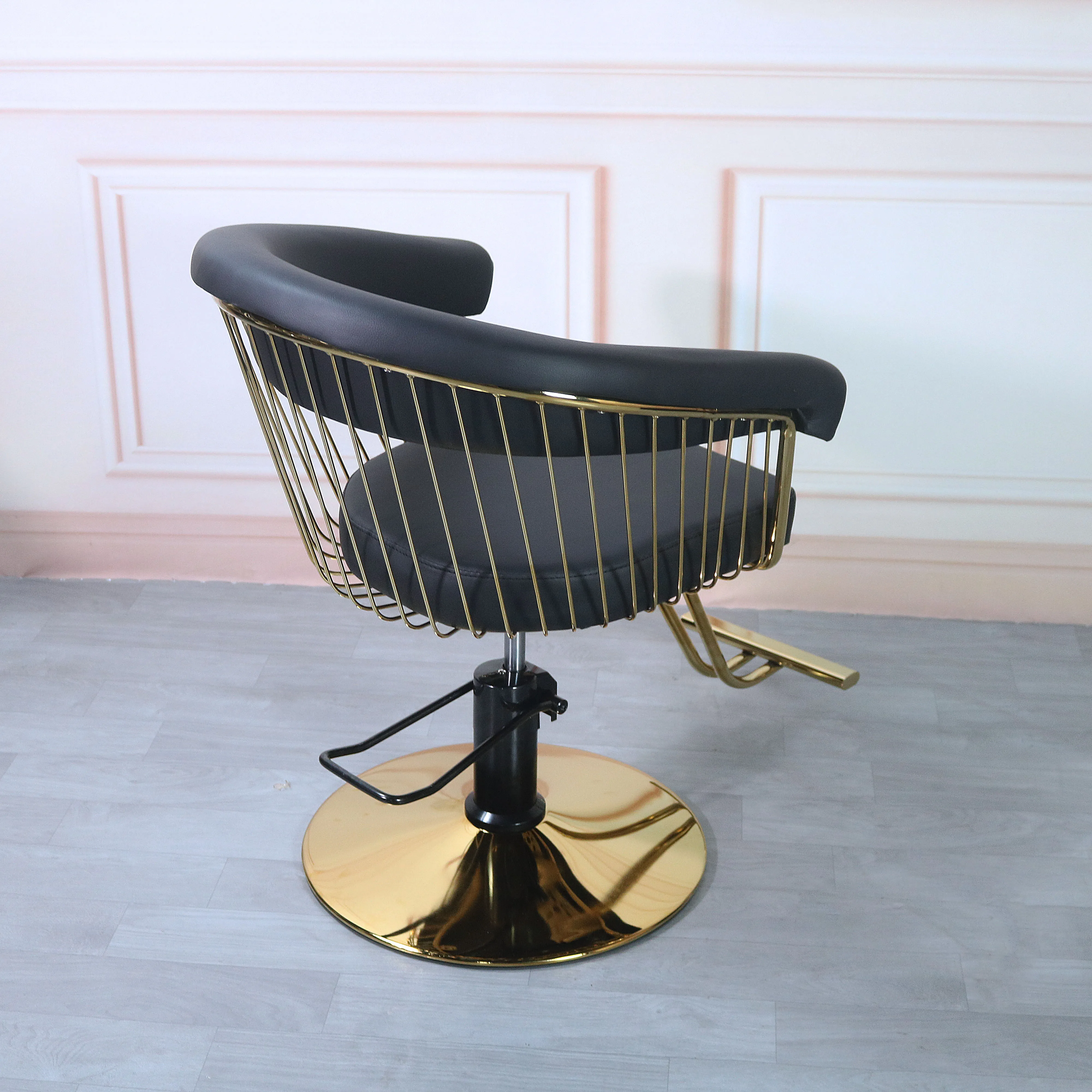 Hot Selling On-Trend Adjustable Stainless Steel Durable Barber Chair PU Leather Salon Furniture