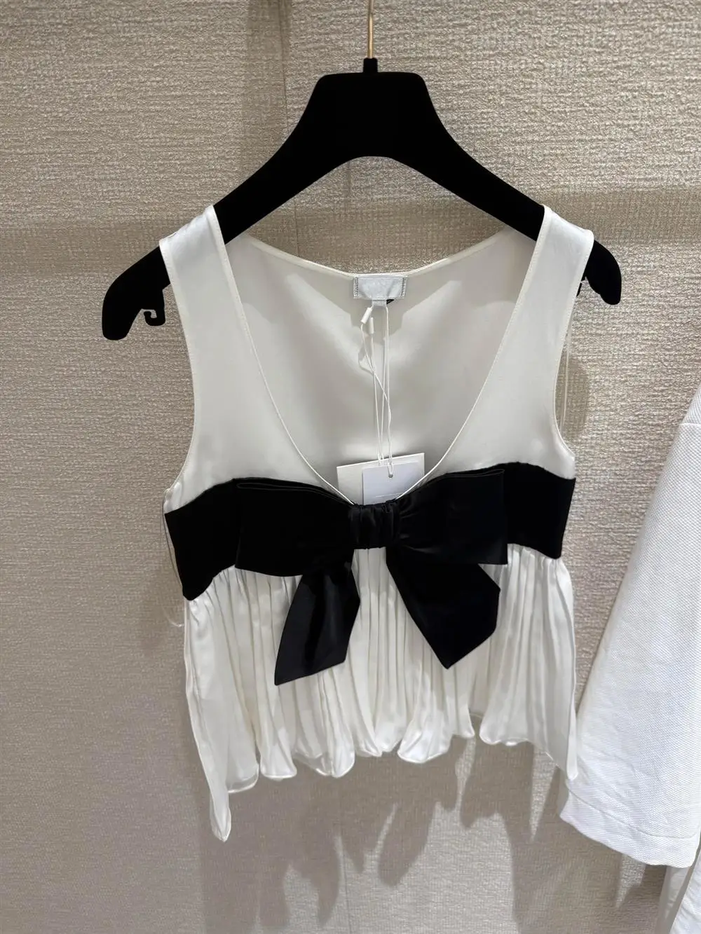 White Strapless Vest Women's Inner Wear Outerwear  Knot Elegant Beauty Top for Business Commute Regular Fit A-Line