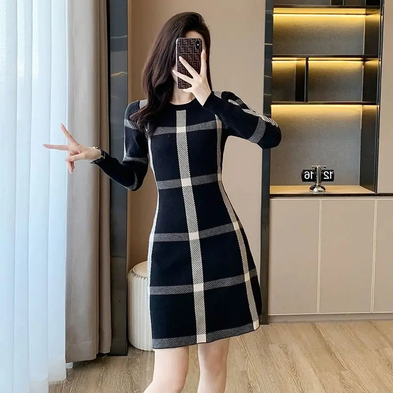 2025 Autumn Dress Is Thin, Autumn Temperament Retro Knitted Sweater Black Bottom Skirt Winter - Image 5