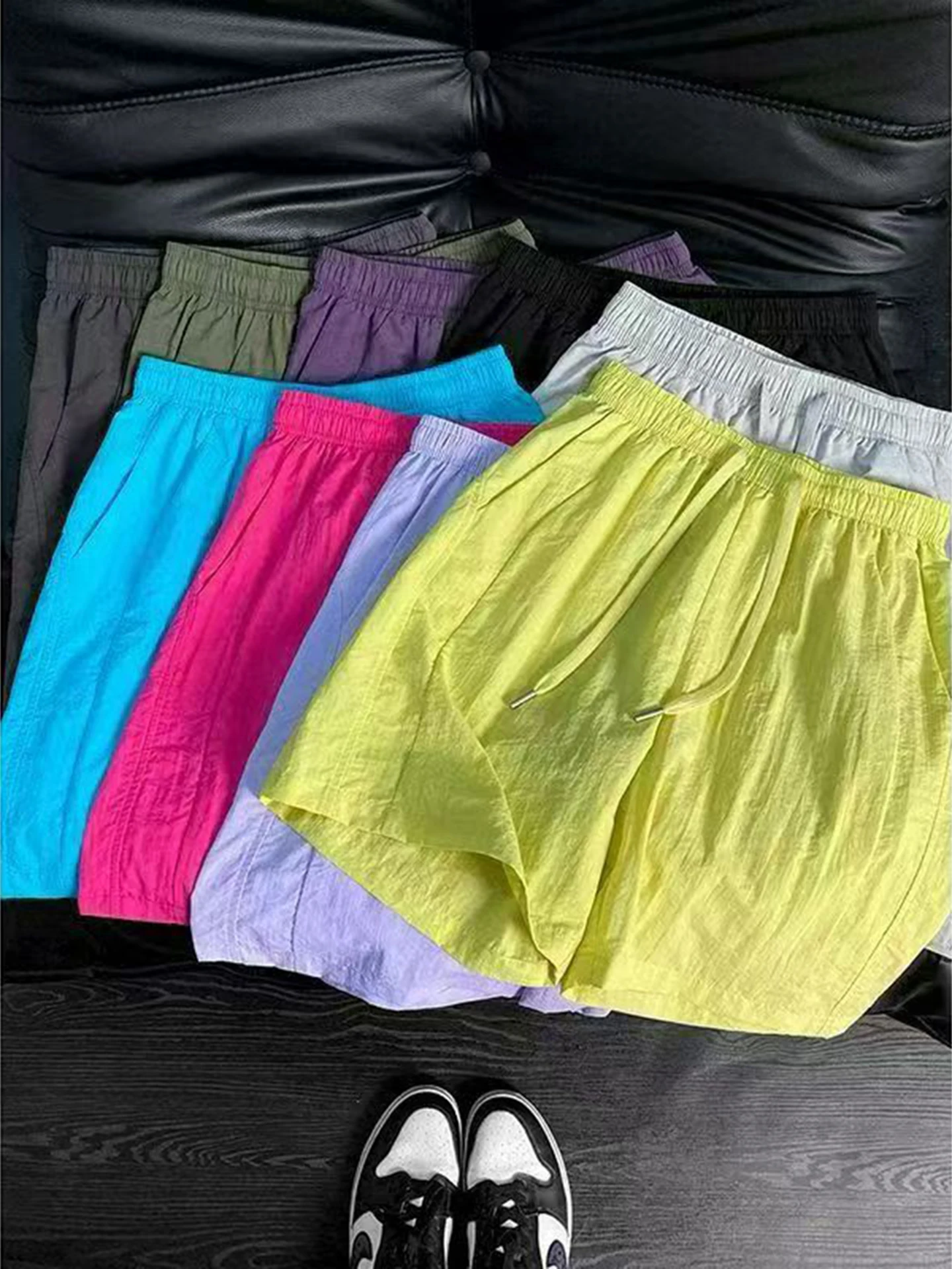 

Macaron Dopaamine Quick Dry Ice Silk Shorts Men Women Summer Ultra Thin Running Fitness Sports Five-Quarter Length Beach Pants