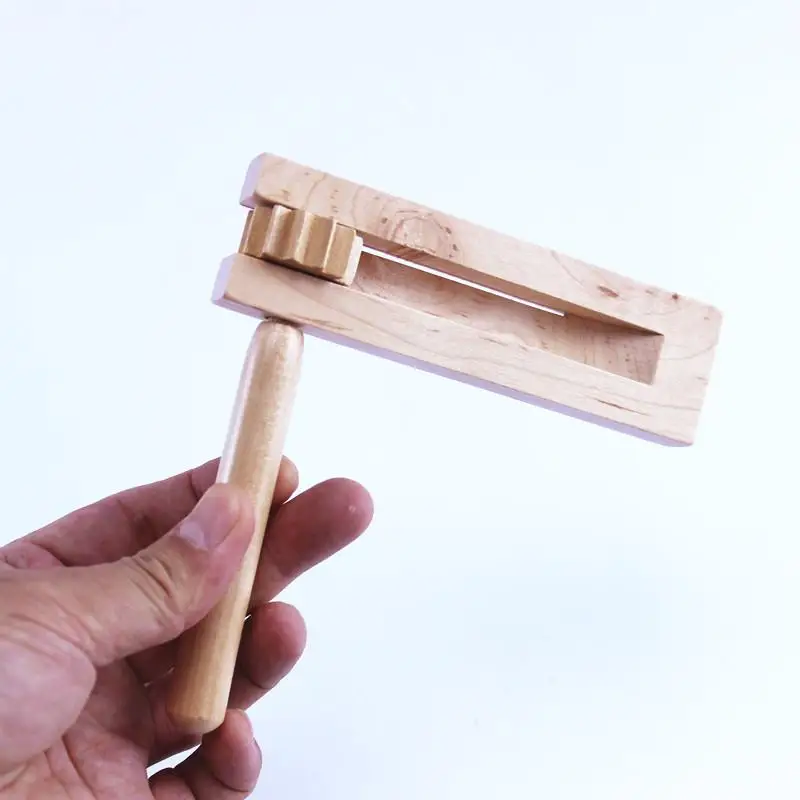 @*Handheld Wooden Ratchet Noise Maker Kids Musical Instrument Durable Natural Wood for Family Game Night Holiday Party Favors