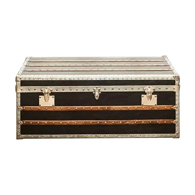 

Medieval style coffee table retro style leather box coffee table French decorative cabinet cigar bar oil wax leather travel box