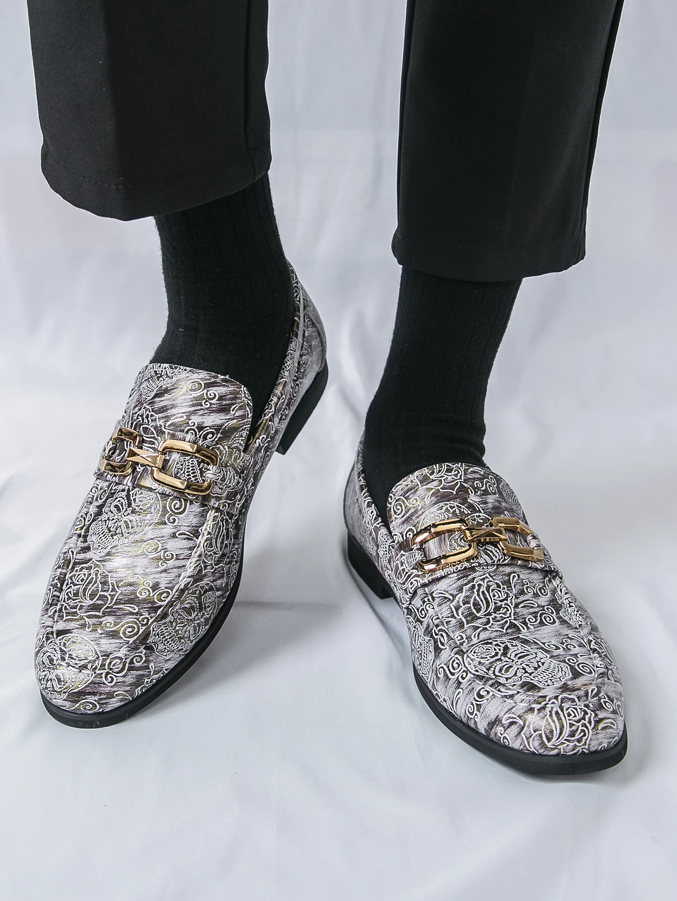 

Размер 46, деловая мужская обувь, повседневная мужская обувь из искусственной кожи, дышащие лоферы, удобная классическая официальная обувь с низким вырезом и тиснением