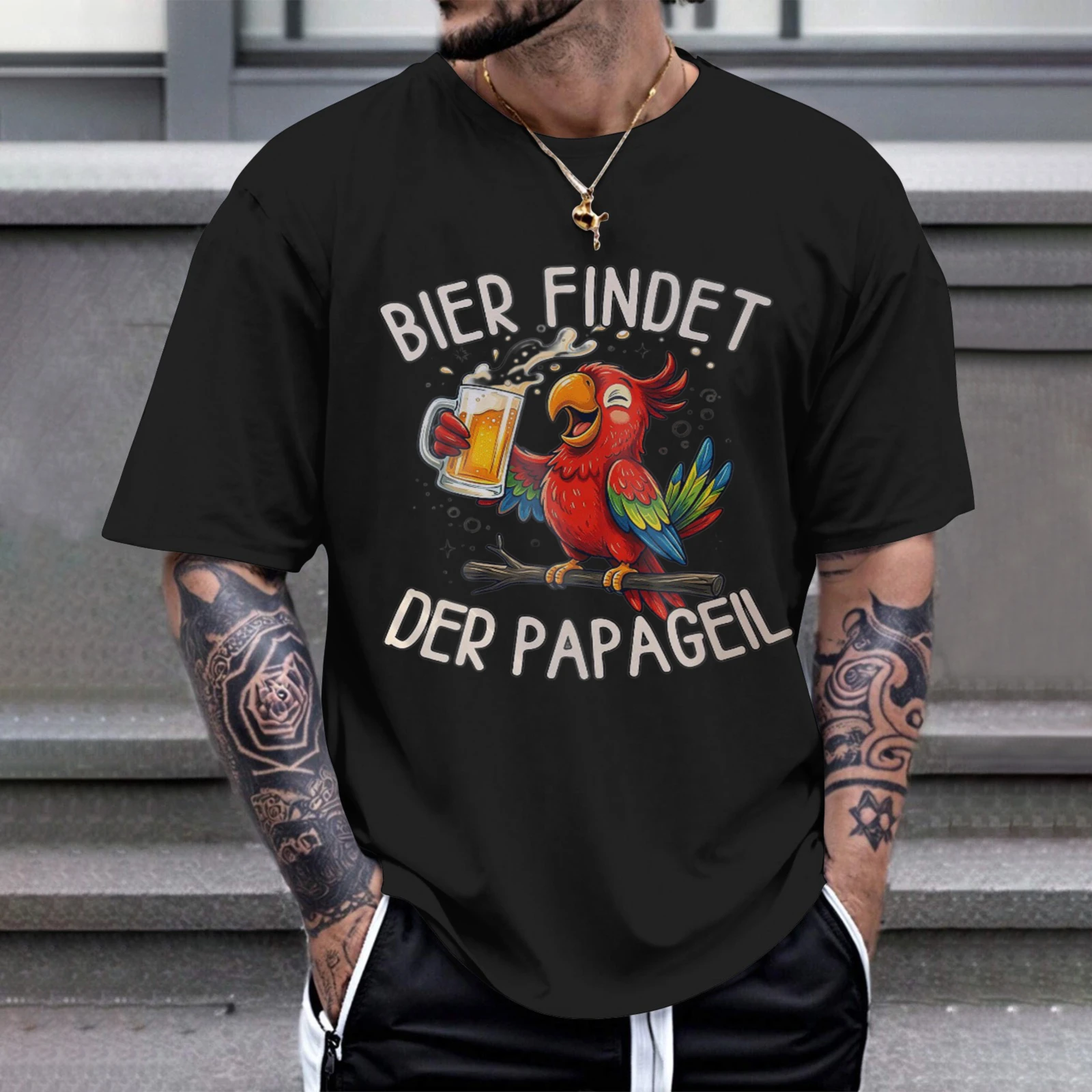 Herren-T-Shirt „Beer Finds The Parrot“, perfekt für Freizeitkleidung, Partys und Karnevalsoutfits