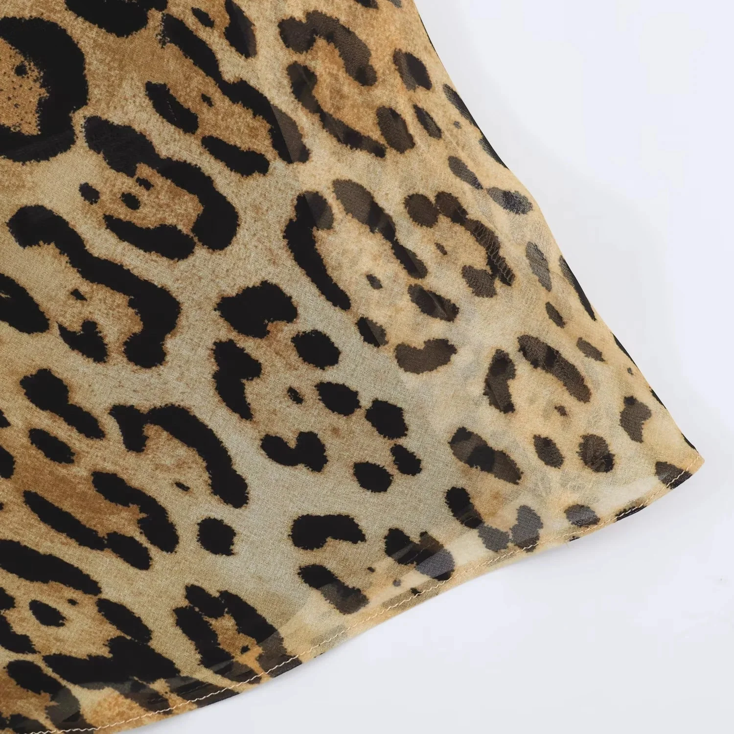 KONDALA Damen Sexy Leopardenkleid mit Schwingkragen für den Urlaub 2026 – Sommerliches, trendiges High-Street-Neckholder-Kleid für Strandpartys – Detail 12