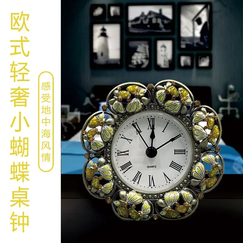 Spot European creative desk clock, simple retro e-commerce hot-selling home decoration, small desk clock