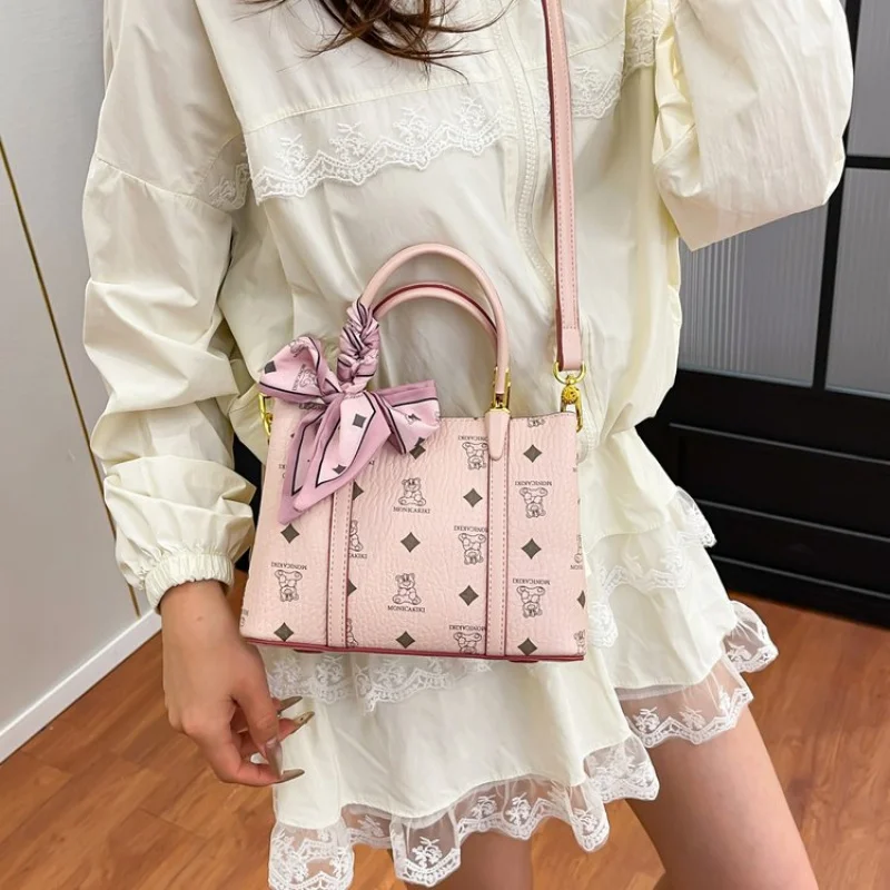 

Chic Mixed Material Bag For Women Designer Inspired Leather And Suede Combination For Rich Textural Interest