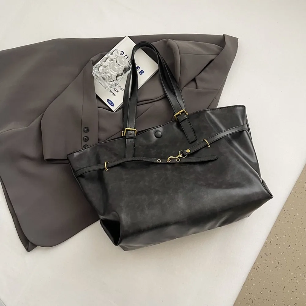 Y2K Borsa sottobraccio in pelle PU moda Borsa tote con tracolla regolabile di grande capacità Borsa a mano di lusso con fibbia magnetica da donna