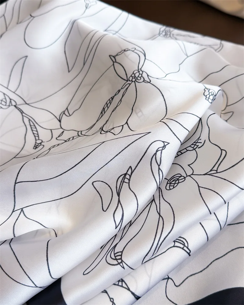 Luxuriöser quadratischer Schal mit floralen Linienzeichnungen für Damen, Seidenschals, Damen-Bandanas, Hijab, Halstuch, eleganter Schal für Reisen – Detail 12