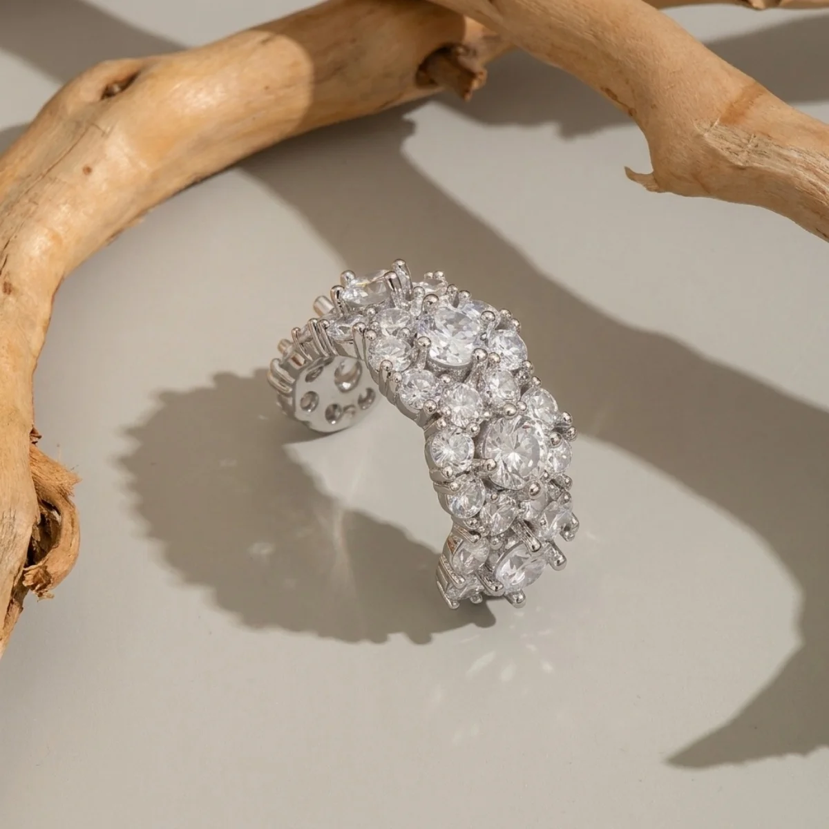 1 Stück Elegante Glänzende Zirkon-Blumen-Ohrklemmen für Damen und Herren Minimalistische Geometrische Blumen-Ohrmanschetten Ohne Piercing Schmuck – Detail 17