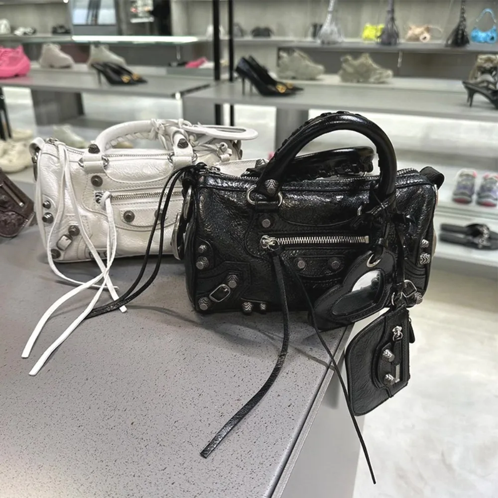 

Mini Travel Heavy Industry Super Rivet Locomotive Women's Leather Diagonal Span Handbag Loose Casual Texture Fashion Versatile