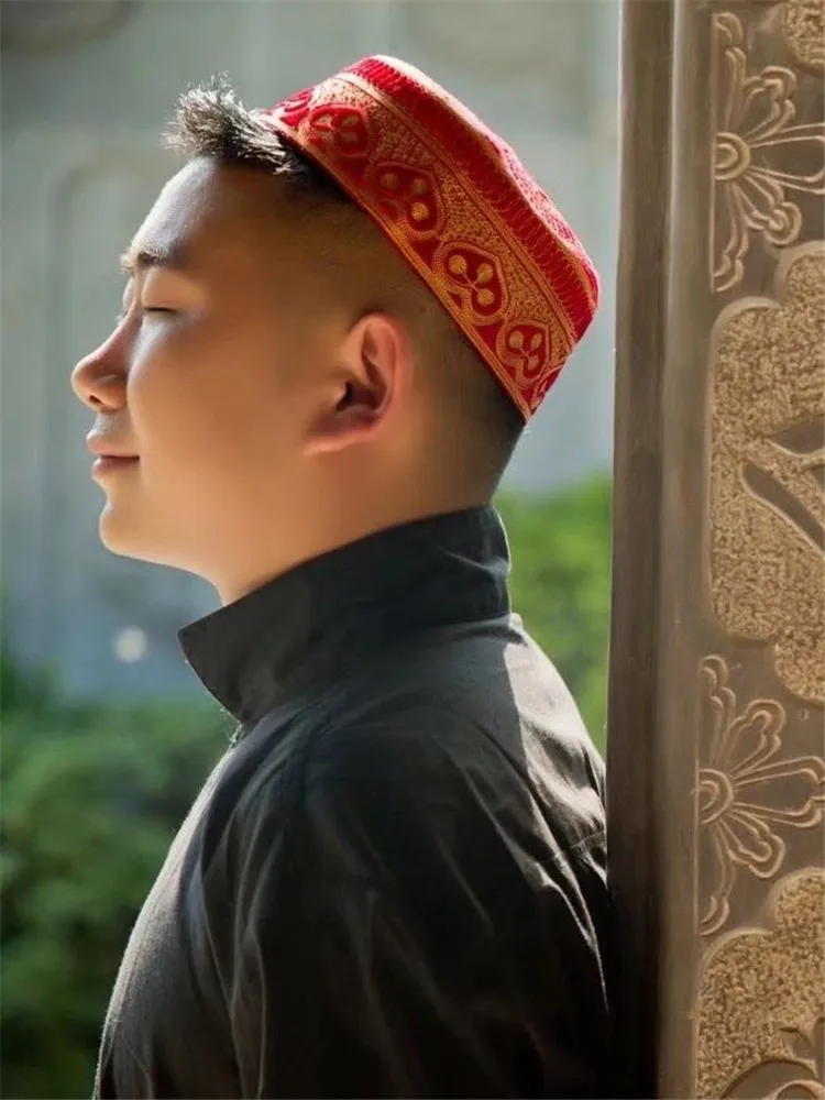 Hommes musulmans casquette de prière chapeaux coton broderie chapeau rouge Turban indien pour hommes arabie saoudite vêtements Kufi casquette mari écharpe juive