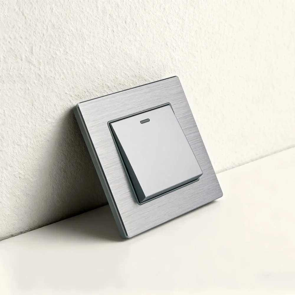 Avoirr Aluminum Brushed Silver Panel Multi-Function Usb Type-C TV Cat6 Wall Switch UK Standard 13A 86 Type Wall Socket For Home