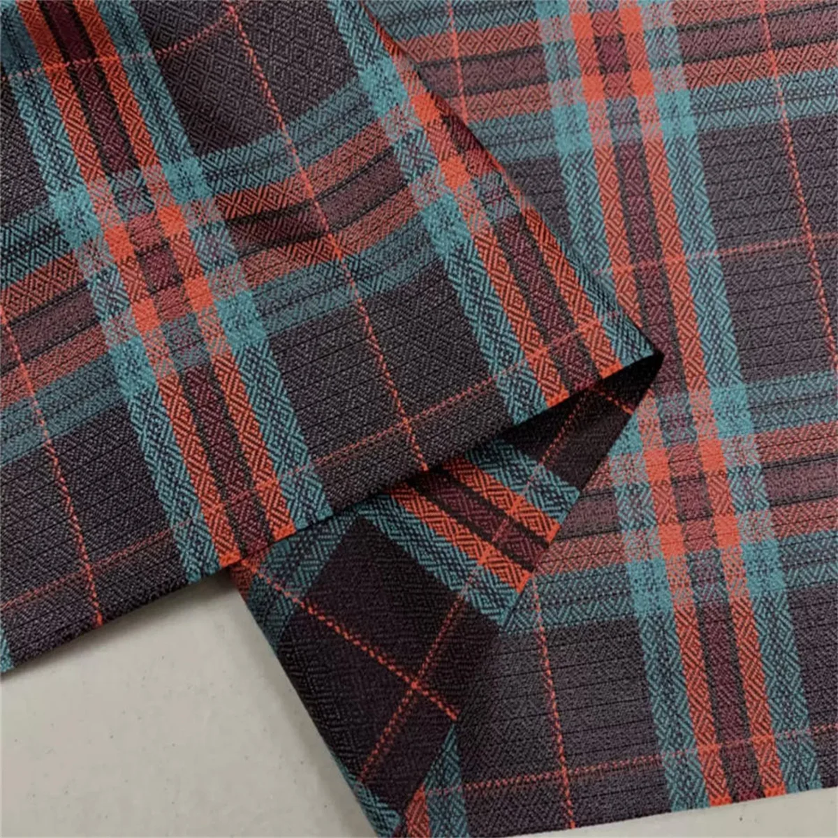 Autumn color woven high gloss checkered fabric, wrinkle resistant shirt and suit fabric, set skirt and windbreaker fabric.