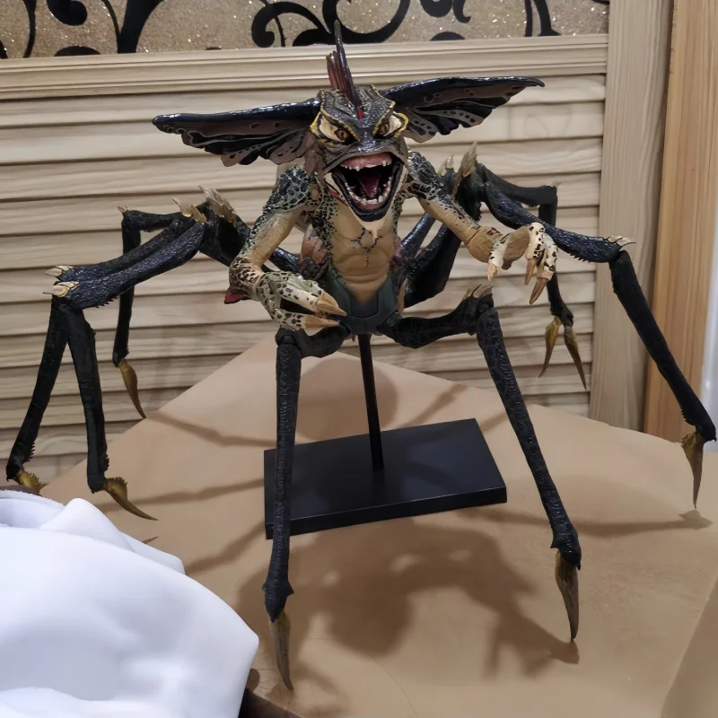 

Genuine Original Authentic In Stock Neca Reel Toys Gremlins 2 Spider Gremlin Deluxe Action Figure Model Collection Toys Boxed