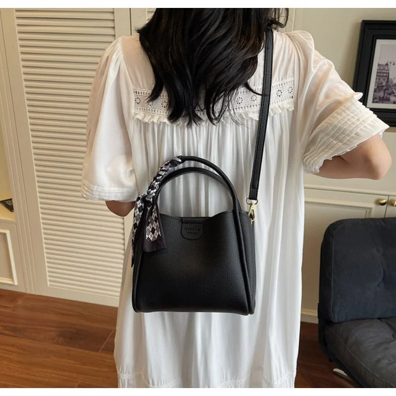 

Ladies Messenger Bag Made Of Nubuck Leather Boasting Casual Austria Neat Spacious Soft Daily Style