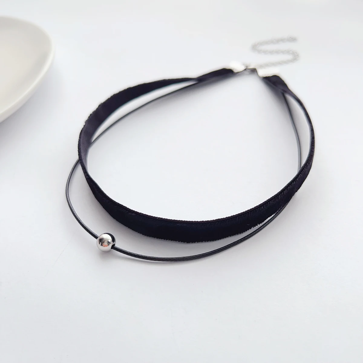 Einfacher, süßer und cooler Punk-Samtgurt, doppellagige Edelstahlperlen, schwarzes Choker-Halsband, Halsgurt und Halskette für Damen – Detail 6