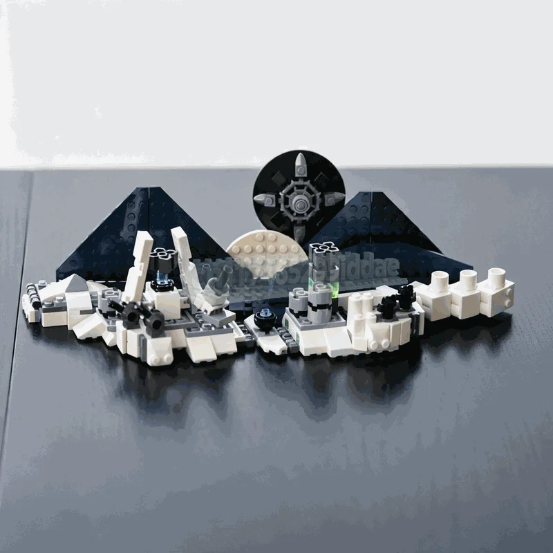 545PCS Futuristic Solar Eclipse Battle Scene Building Blocks Model With Flying Vehicles Creative Assembly Toy Collection Gift