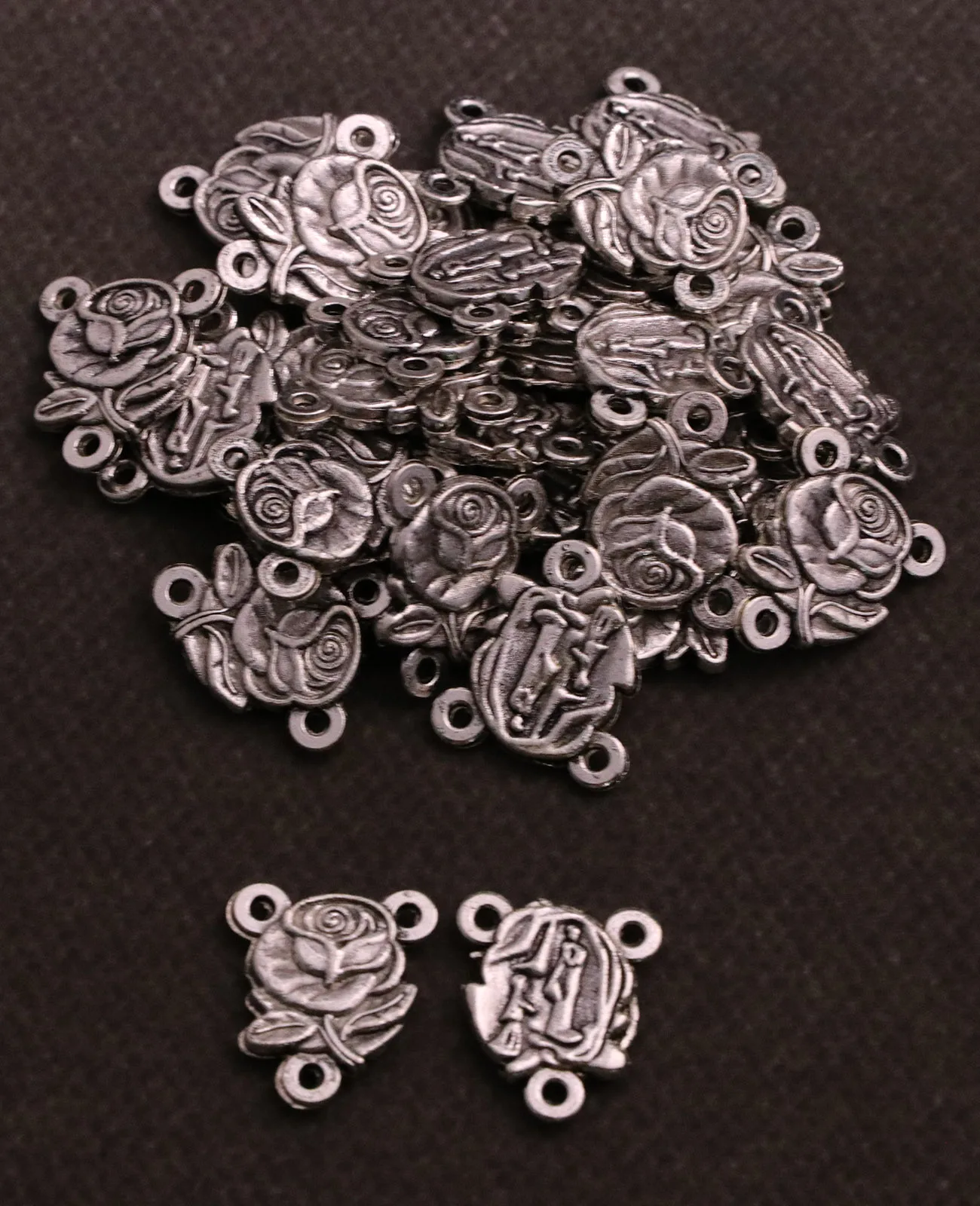 30Pcs Catholic Our Lady of Fatima Medal Centerpieces Floral N.S.De Fatima Rosary Center Part Connectors DIY Jewelry Accessories