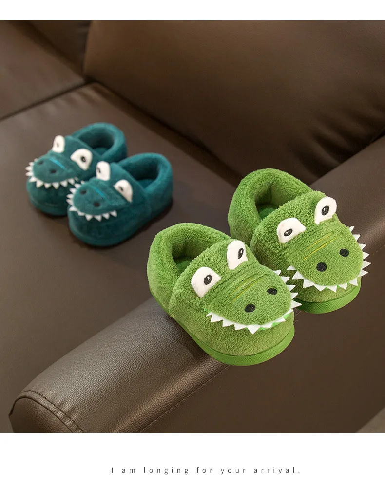 Cute Green Plush Slippers with Dinosaur cartoon Pattern, Suitable for Toddlers, Boys and Girls, Indoor Home Shoes, Slip-On Desig