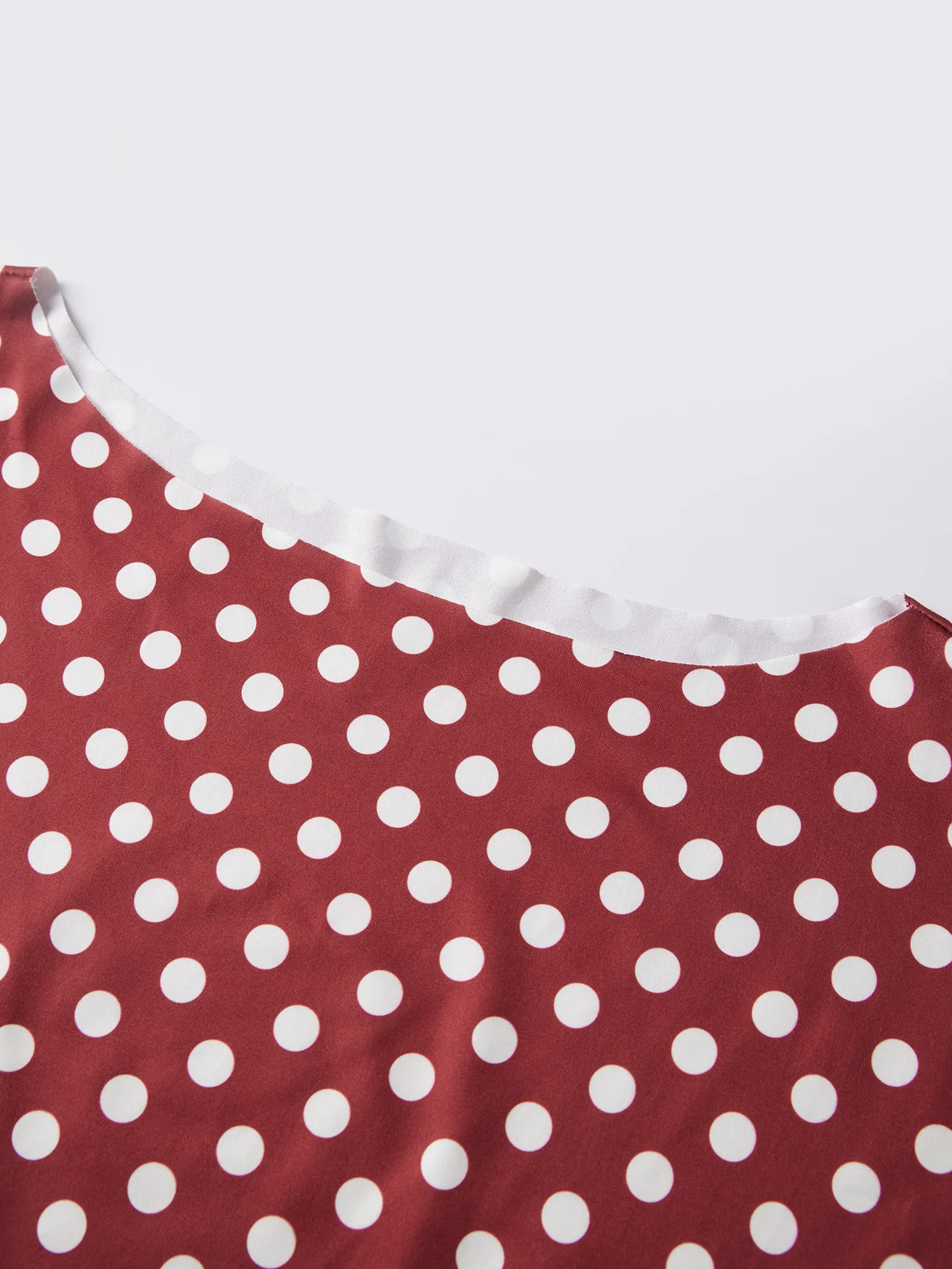 Damska bluzka z kwiatowym wzorem, odkryte ramiona, modne falbanki na rękawach, luźny krój, letni top, codzienna koszula, odzież plażowa, ubranie na wakacje.