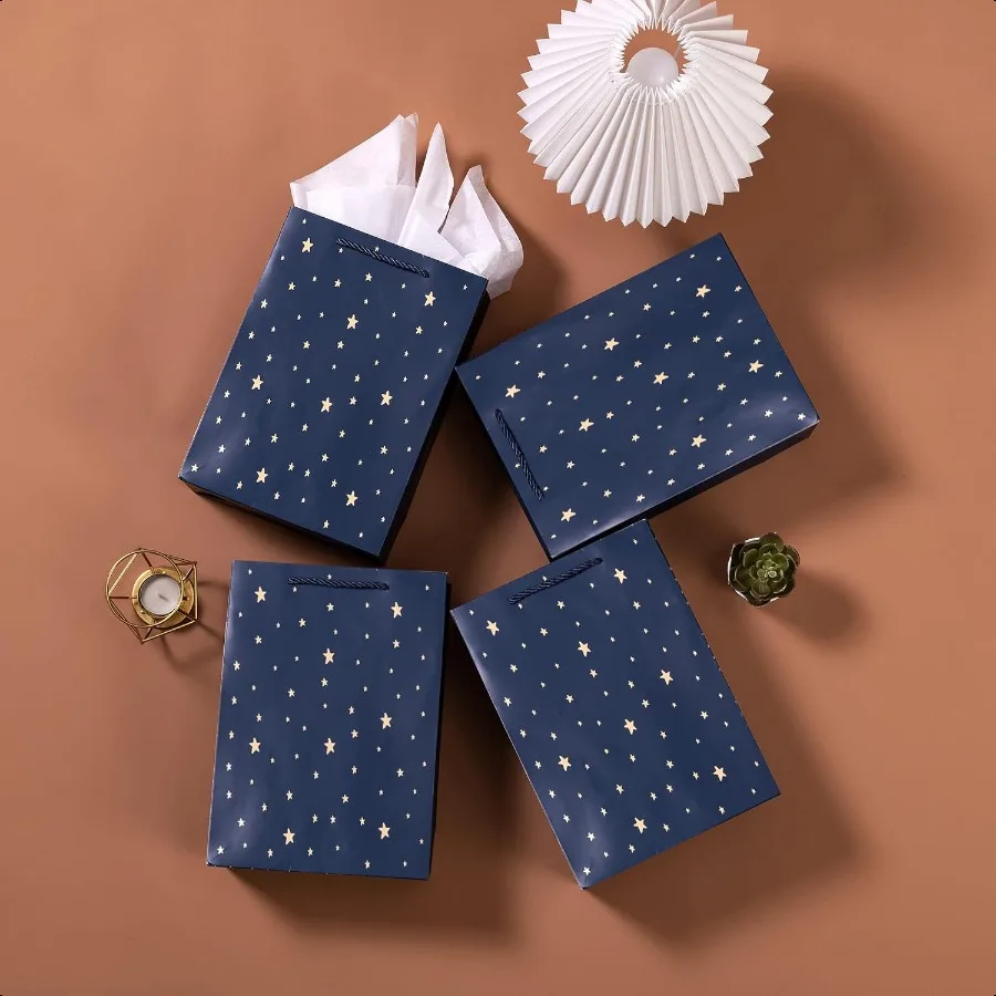 أكياس الهدايا 10 عبوات من أكياس ورق الكرافت باللون الأزرق الداكن مع نجوم من رقائق الذهب مع مقابض كبيرة الحجم لرفقاء العريس هدايا عيد الميلاد 8x4x11inc
