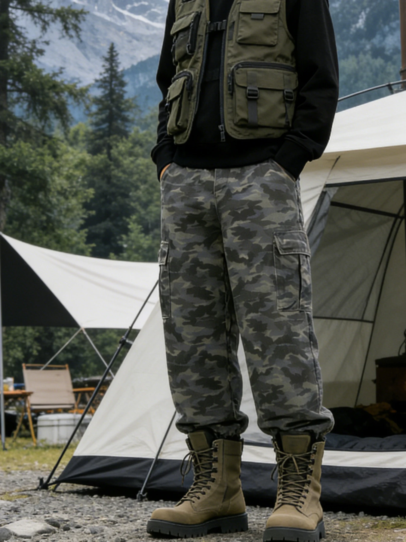 

American vintage camouflage wide-leg denim pants for men, multi-pocket design, loose straight-leg street fashion trousers
