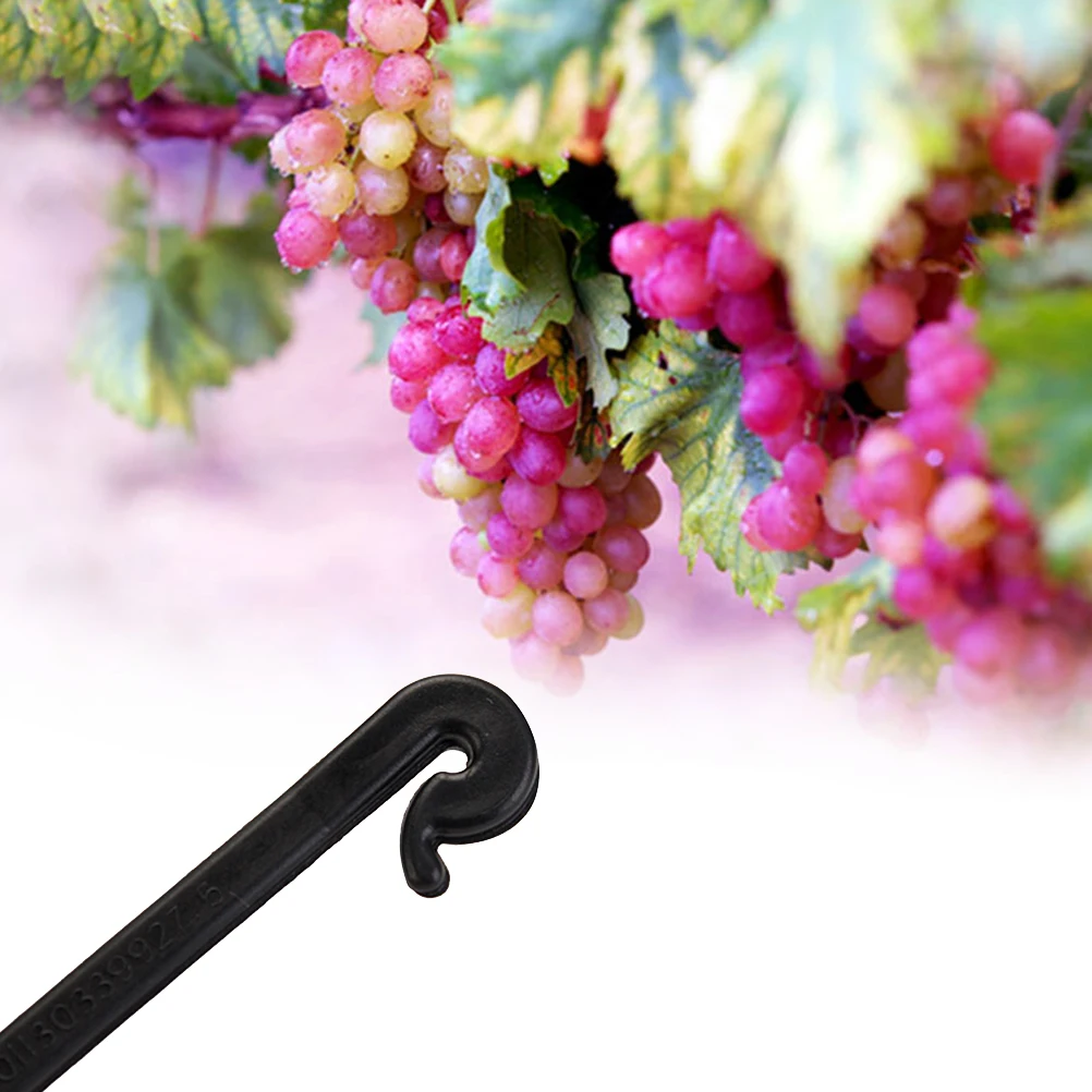 

300Pcs Vines Fixing Buckle Adjustable Reusable Vegetable Stems Fixing Hooks Black Garden Tool