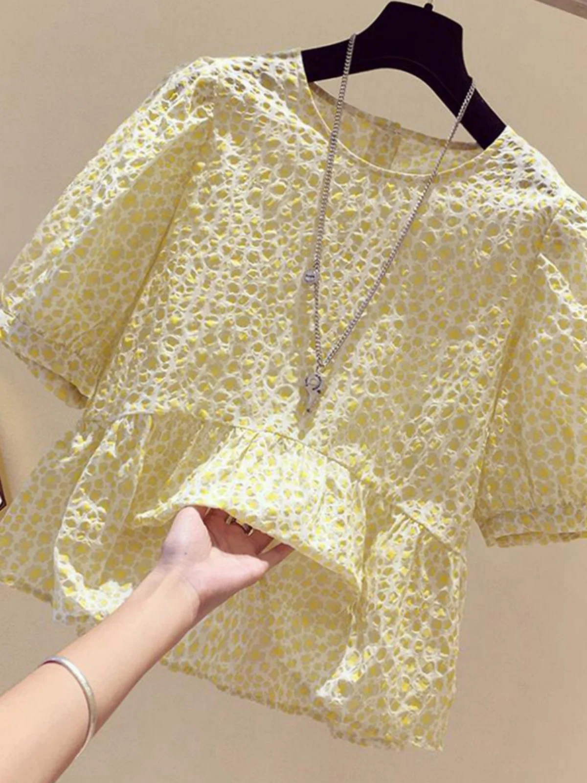 

2024 Summer Women Tops Casual O-Neck Short Sleeves Blouses Spring Summer Chiffon Polka Dots Shirt Womens Tops Blouses S68