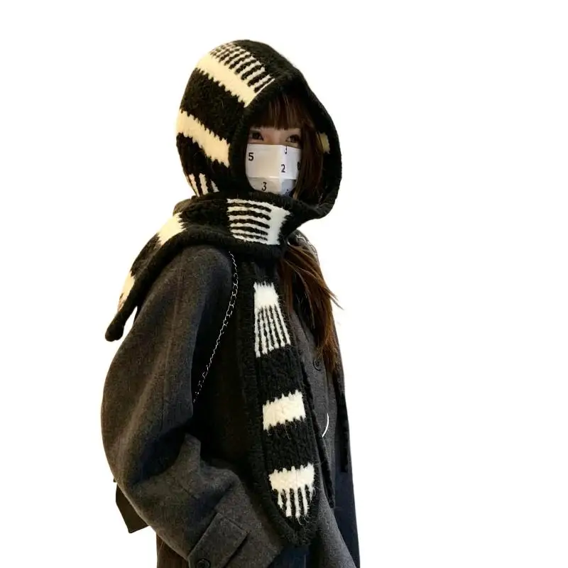 Dicker, Warmer Gestrickter Kapuzenschal mit Schwarz-Weiß-Streifen für Winterliche Outdoor-Aktivitäten und Tägliches Tragen – Detail 6