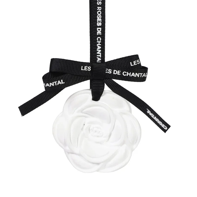 سيارة كاميليا المعطرة الناشر حجر مرآة الرؤية الخلفية قلادة الأزياء السيارات الداخلية العطر التبعي للهواء النقي