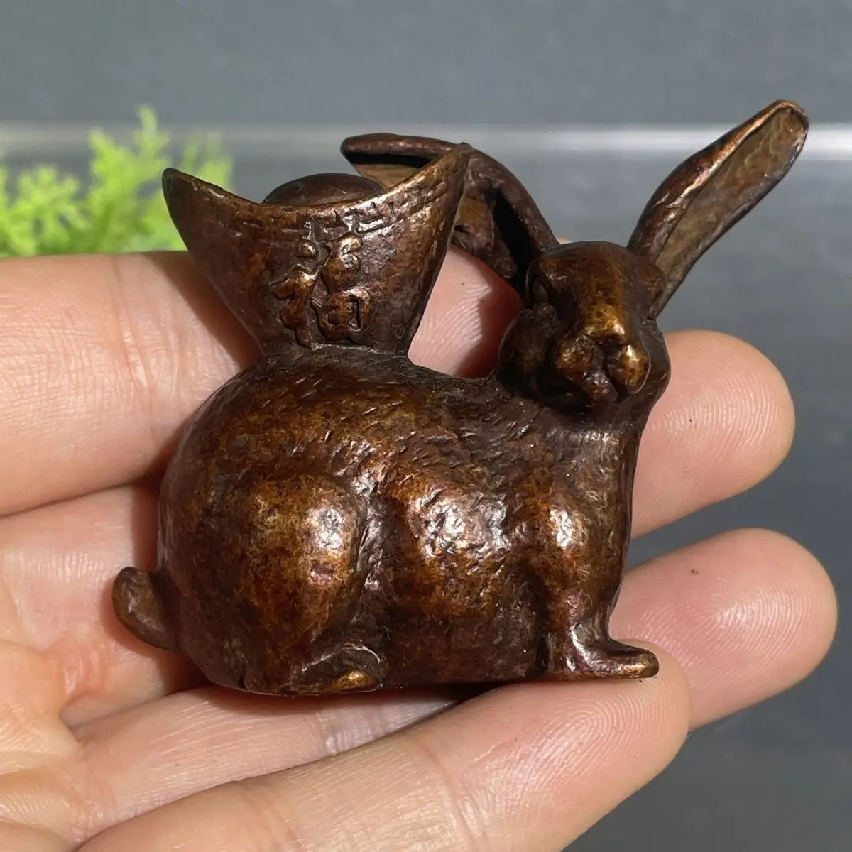Retro Twelve zodiac rabbit yuanbao rabbit Ornament Decoration Tea Pet Figurines Desk Decor Accessories
