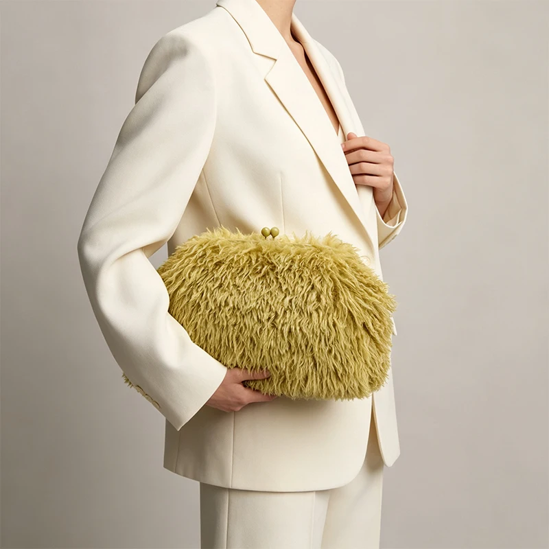 Clutch-Tasche mit Verschlussrahmen, Damen-Handtasche aus Kunstfell für Herbst und Winter, Plüsch-Umhängetasche mit Kette, elegante, modische Party-Abendtasche – Detail 14