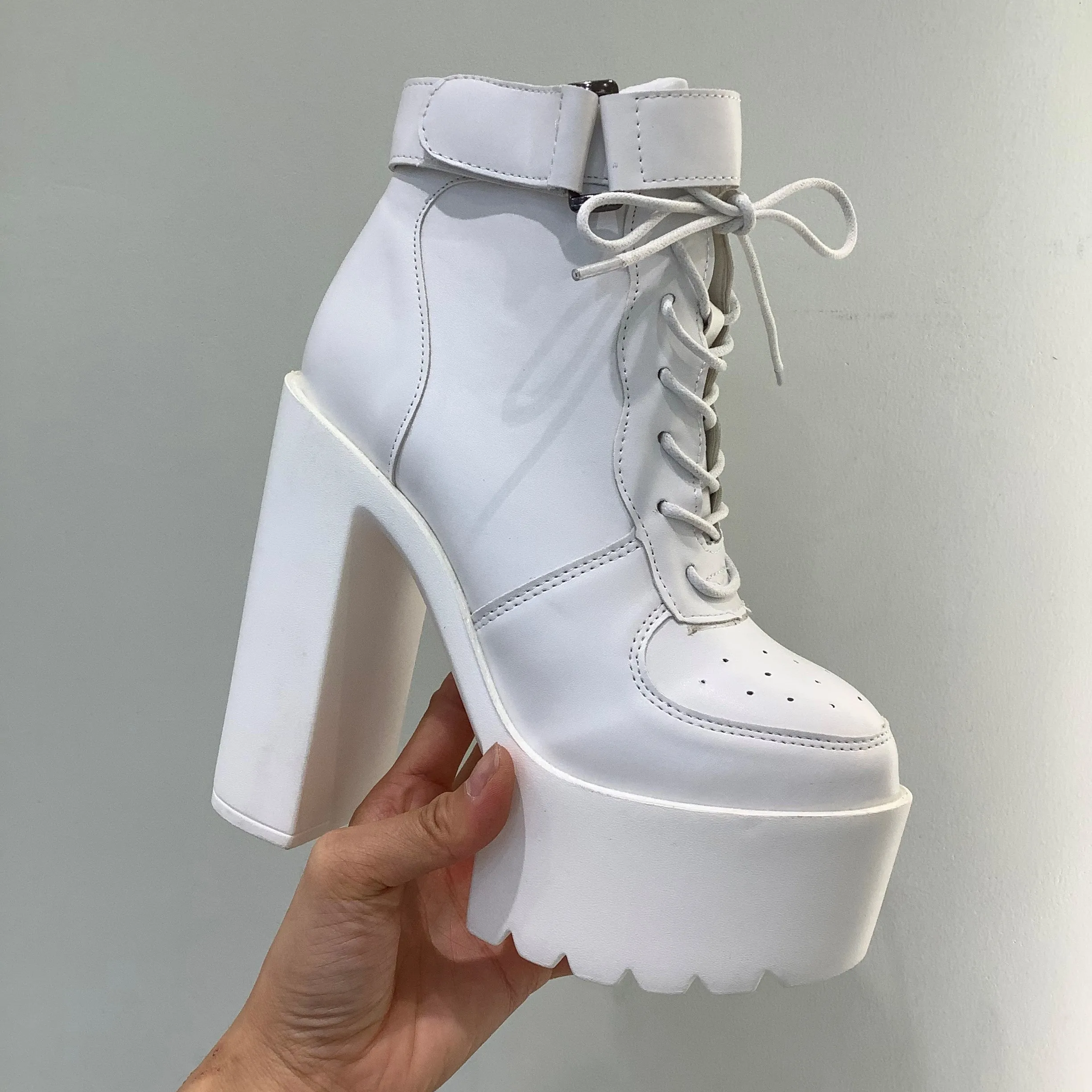 2024 Winter Women\'s Sexy Platform Lace-up Buckle White and Black High Heel Ankle Boots Nightclub Dancing Shoes