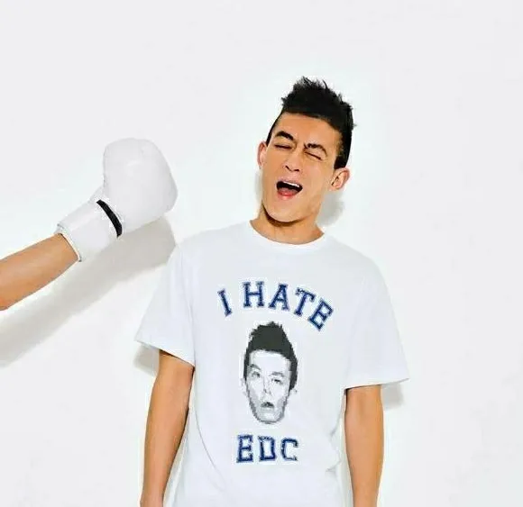 

TGZY C Series Collaboration T-irt ort Sve Faionable Summer Youth Printed round Ne Cotton Sweatirt for Men