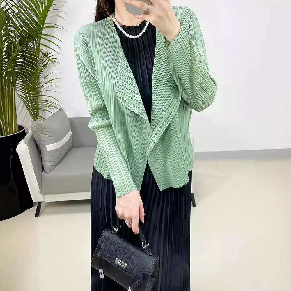 2024 New Miyake Pleated Casual Long-sleeved Thin Buttonless Outer Short Coat Top Korean Style Loose Versatile Women\'s Clothing