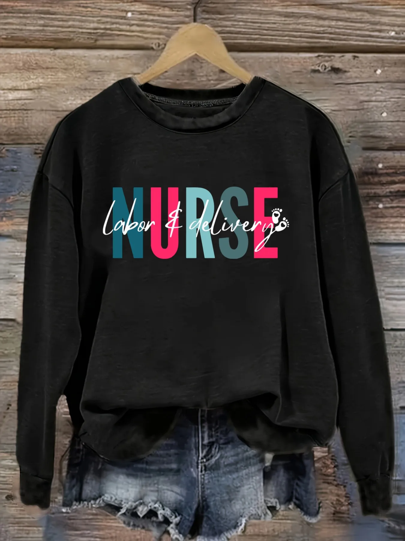 Women's Casual Long Sleeve Crew Neck T-Shirt Nurse Labor And Delivery Text Design, Round Neck Women's Clothing, Machine Washable, Slightly Elastic, Loose Fit, Spring Autumn Winter Women's T-Shirt, Halloween Costume Outfit