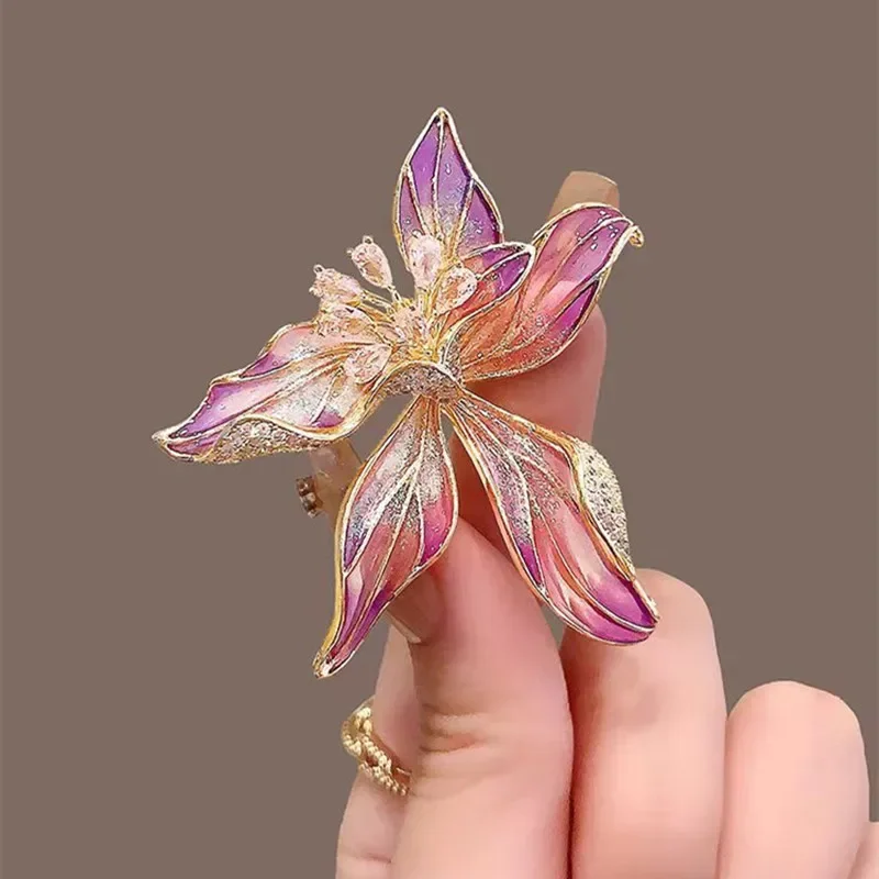 1Pc Delicate Iris Flower Brooch for Men Women Exquisite Flower Plant Pins Brooches Jewelry Trendy Accessories Party Gifts 2024