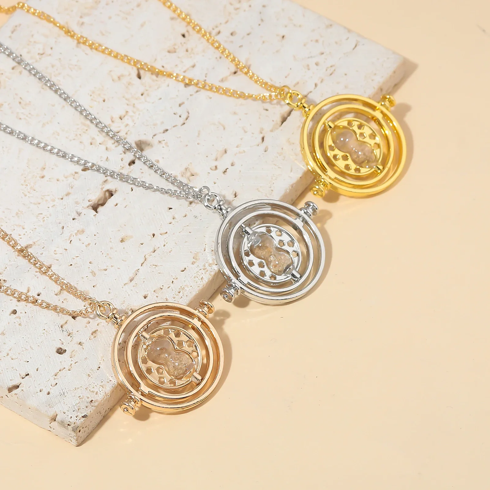 Classic Harried Time Necklace Timer Hourglass 360 Rotatable Cosplay Props Astronomical Time Converter Magic School Fans Gift