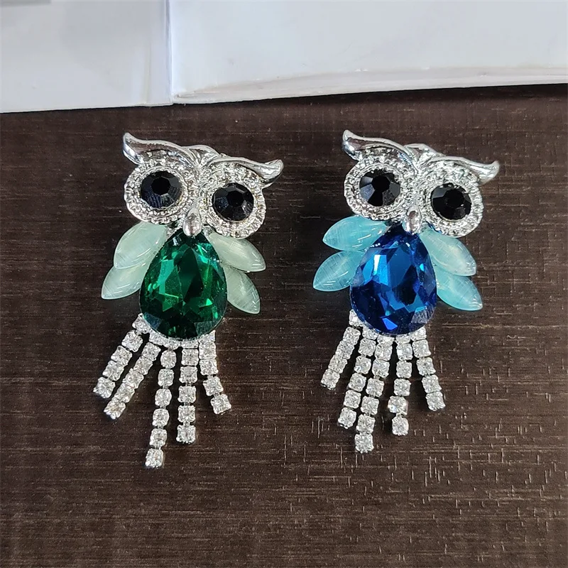 Exquisito broche de Animal de búho con diamantes de imitación, insignia de ropa para hombres y mujeres, accesorios informales de negocios a la moda