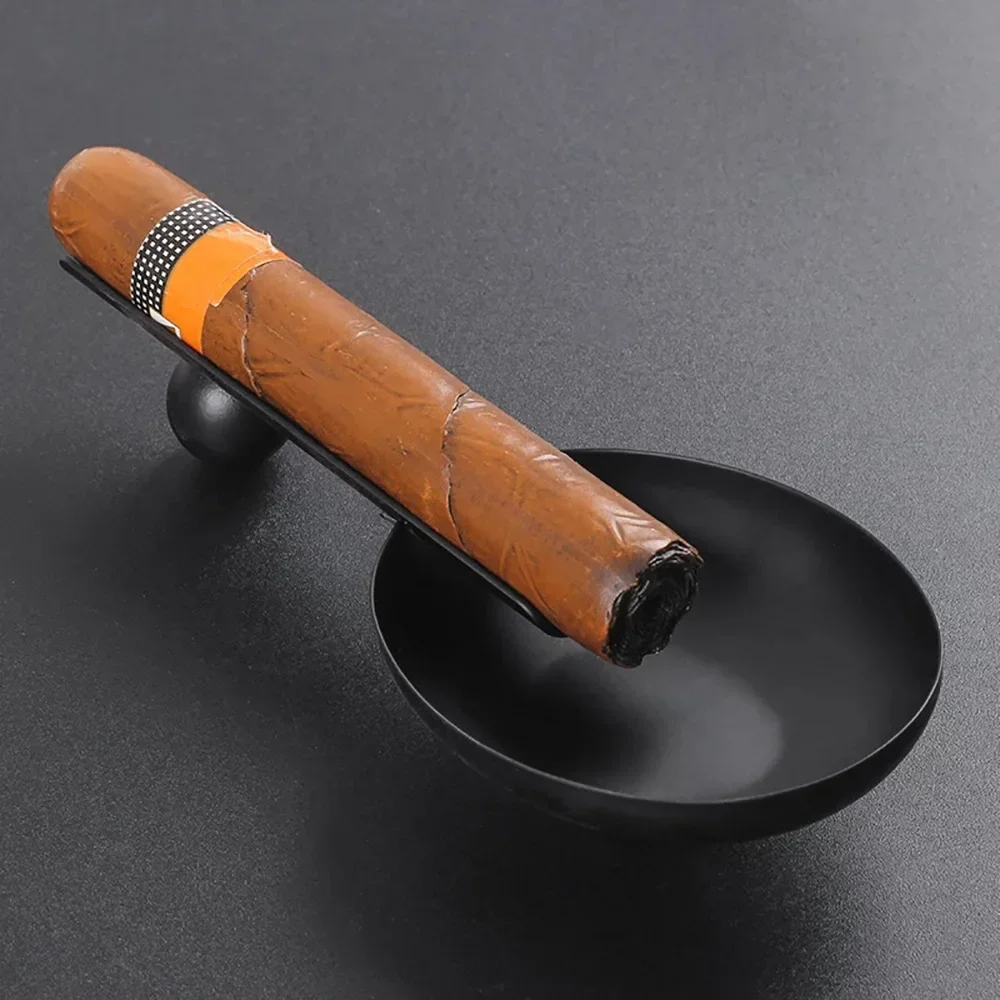 

Stainless Steel Cigar Ashtray Portable Metal Spoon Shape Cigar Tool Accessories