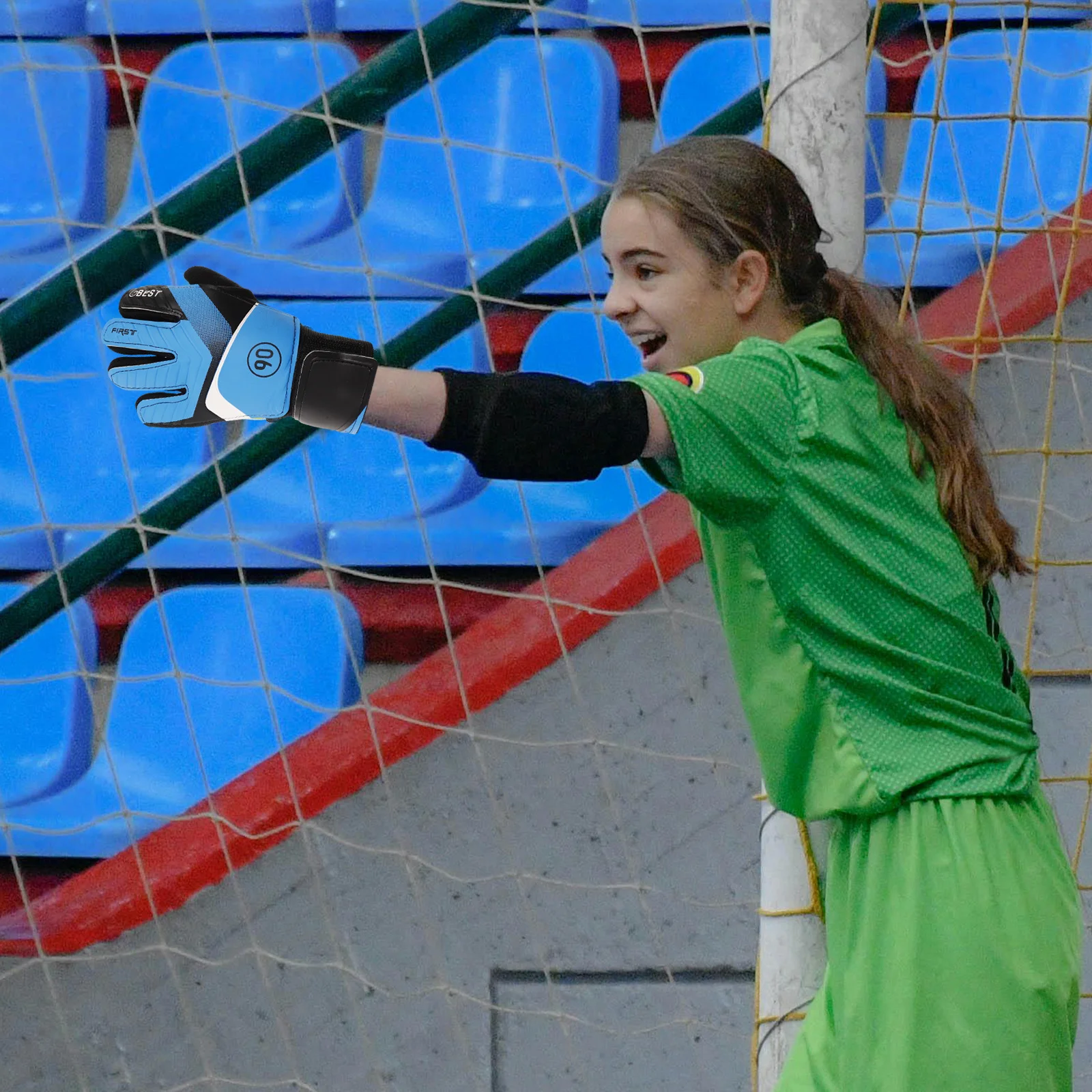 2Pcs Children's Nonslip Goalkeeper Gloves Breathable Finger Protection Soccer Training Match Gloves Football Supply