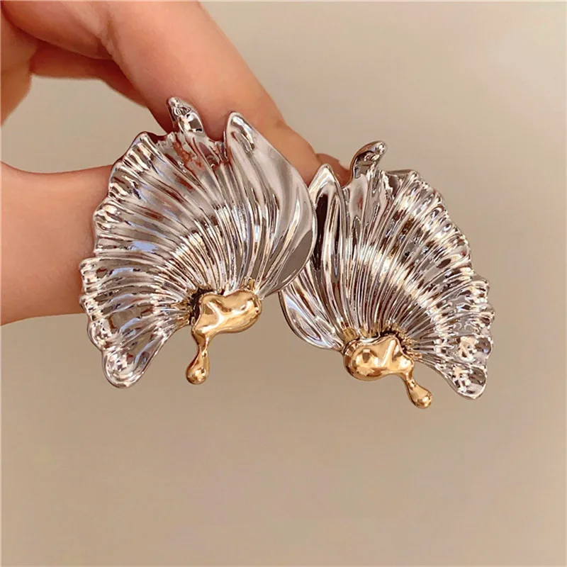 

Vintage Asymmetry Metal Wings Stud Earrings European American Style Fashion Earrings Girls Travel Wedding Party Jewelry Gifts
