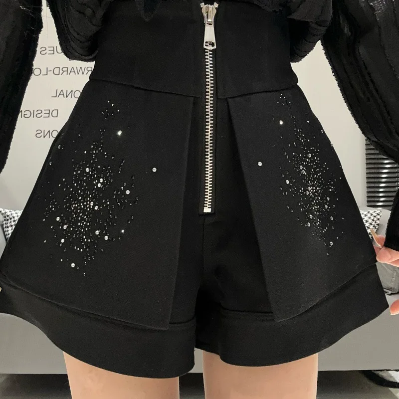 Casual shorts women's 2024 new Joker heavy rhinestones design sense niche high waist slim suit A shorts