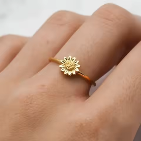 Huitan Dainty Sunflower Finger Ring for Women Metal Silver Color/Gold Color Fancy Girls Rings Birthday Gift Fashionable Jewelry