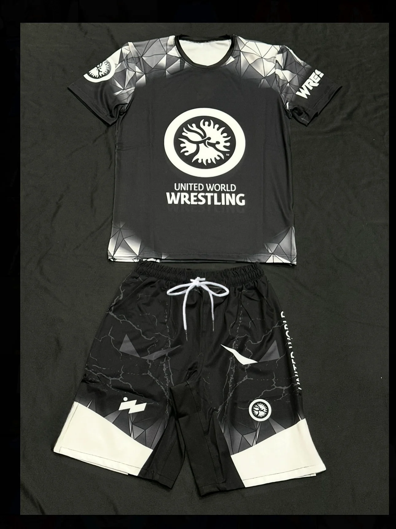 2026 Erwachsenen- und Kinder-Wrestling-Sportset: Schnelltrocknende, atmungsaktive Rashguard-T-Shirts und Shorts für Kampfsport-Training – Detail 9