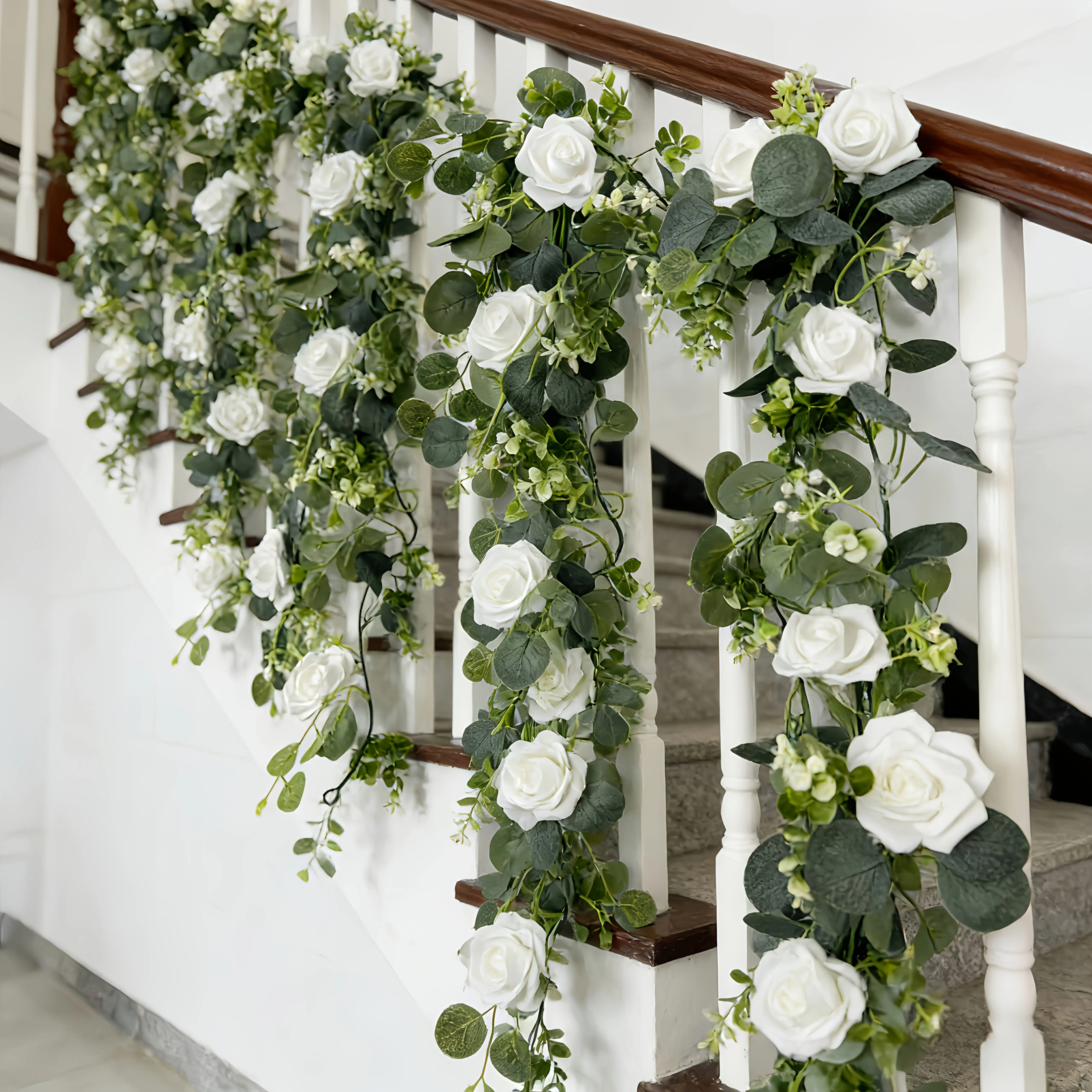 14/7 Stück Künstliche Blumen Weiße Rosen Eukalyptusblätter Künstliche Rankengirlanden | Ganzjahres-Hängedekoration für Hochzeiten, ideal für Ostern – Detail 5