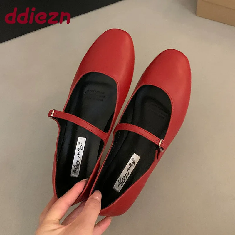 2025 nuevas bailarinas poco profundas para mujer, zapatos femeninos con punta redonda, calzado con correa y hebilla a la moda, zapatos planos Mary Jane para mujer