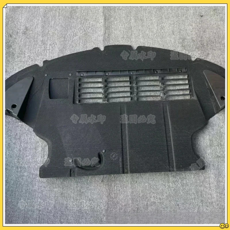 

Для Bentley Flying Spur, нижний экран двигателя Bentley Continental GT 3W3 825 235 F